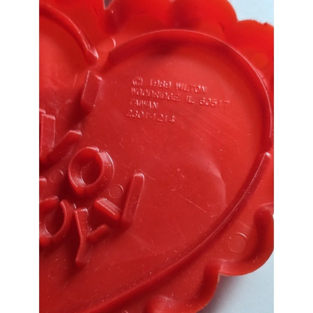 Vintage‎ Valentine's Day Cookie Cutters Mickey Koala Cupid Hearts Set of 14